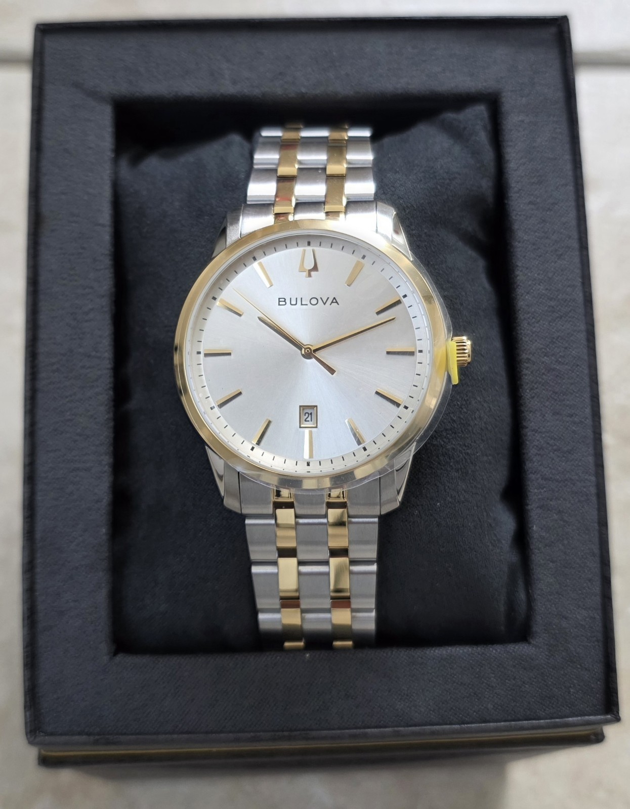NEW Bulova Men’s Classic Quartz Calendar Slim Movement 2tone Watch 40 MM 98B385