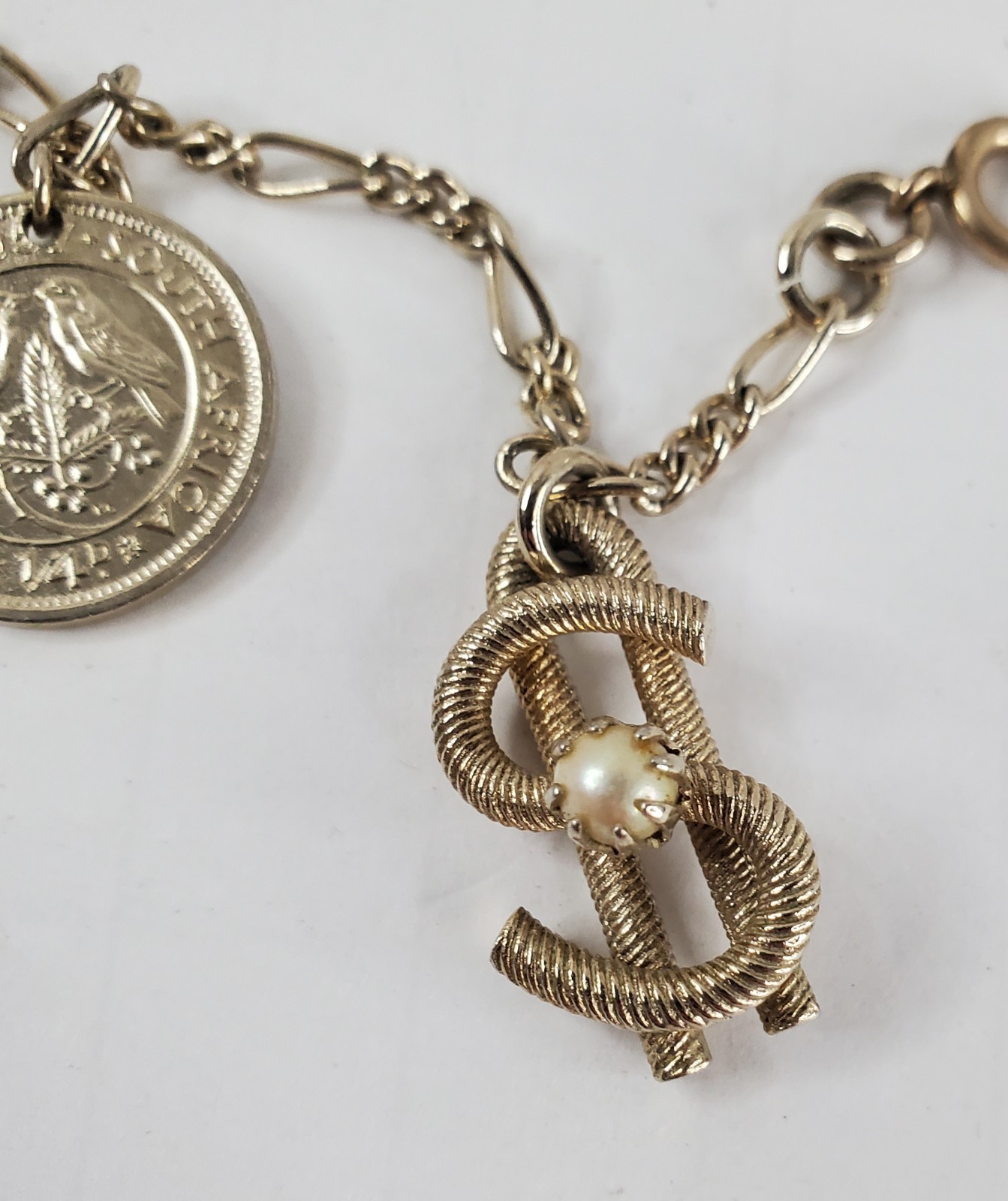 Vintage South Africa Coin Charm Bracelet Elizabeth II Regina Faux Pearls 6.75″