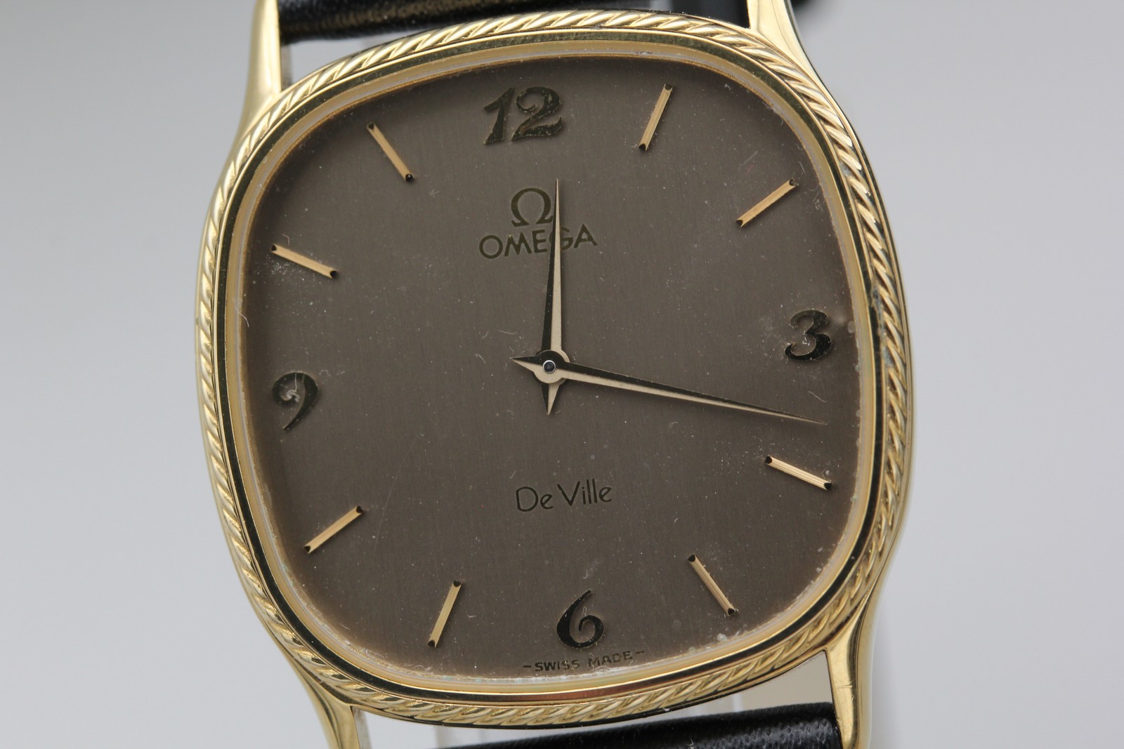 1980s【Near MINT / Box】OMEGA De Ville Cal.1365 Push Crown Brown Quartz 31mm Men’s