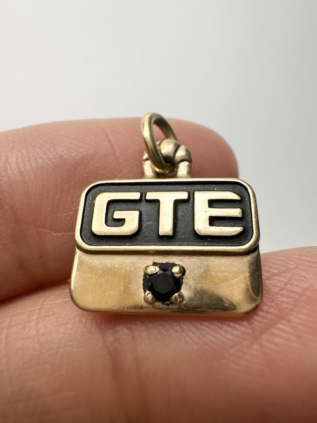 Vintage GTE 10k Yellow Gold Genuine Sapphire Charm Pendant