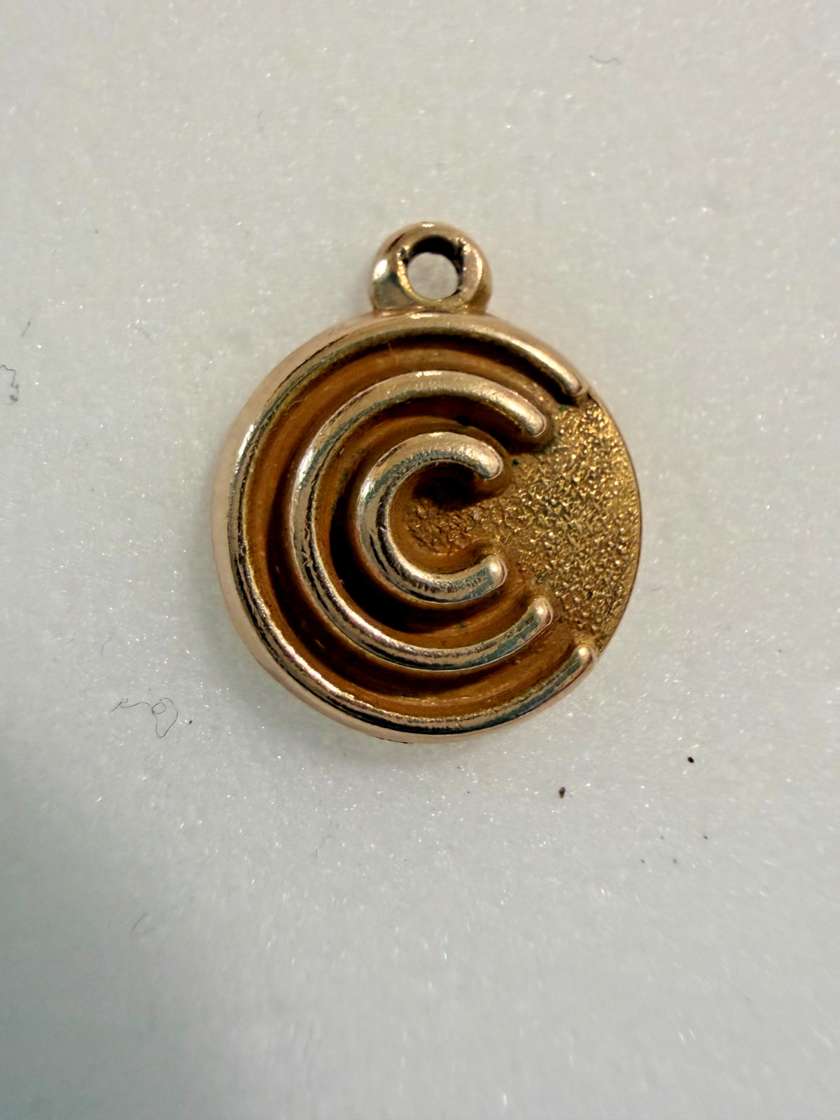 Vintage 10K Solid Gold Round Medallion Charm Concentric C Initial Disc 1.5g