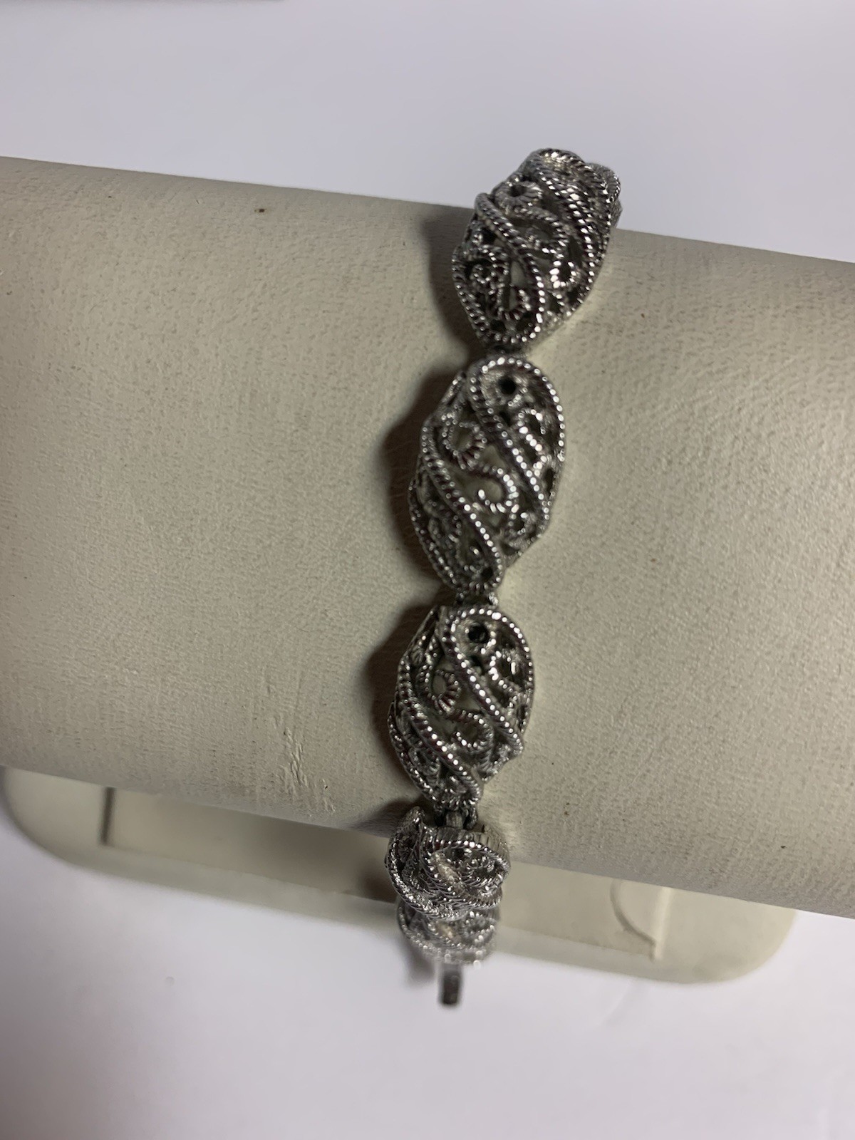 Vintage Crown Trifari Bracelet Silver tone Oval Filigree Links 7.5”x..5”