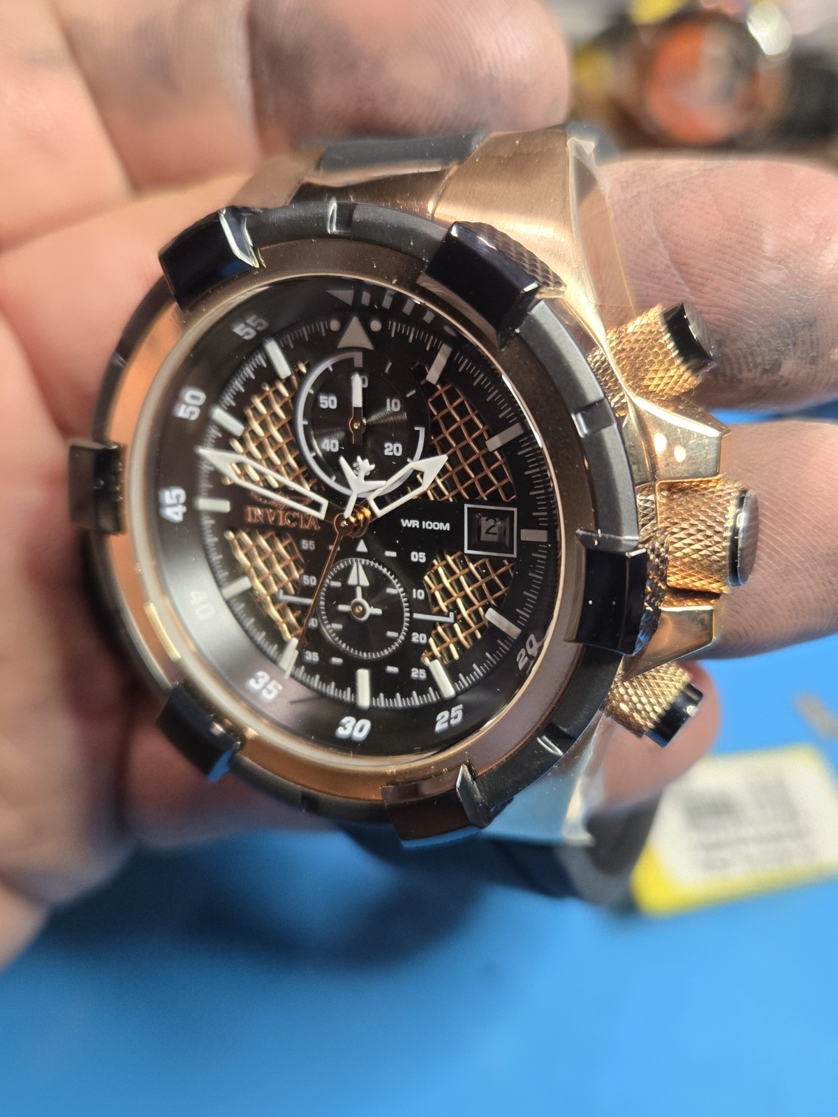 Invicta Aviator Men’s Quartz Chronograph Date Black Rubber Strap 100m