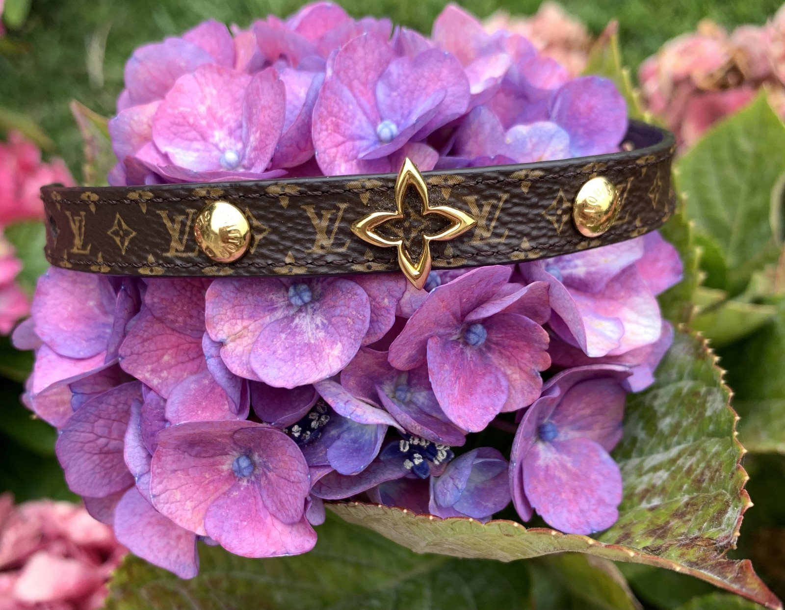 Louis Vuitton Monogram Blooming Leather Bracelet Gold Flower