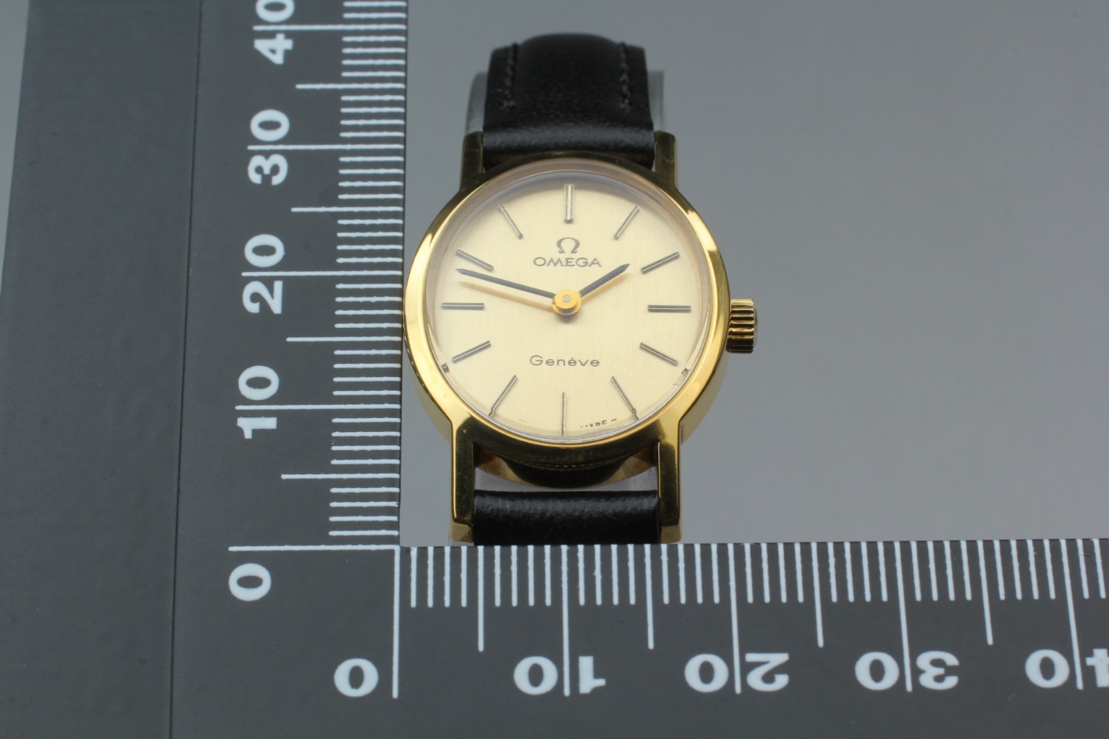 [Almost MINT] Vintage 1982 OMEGA Geneve Cal.485 Hand Winding Gold Women’s Watch