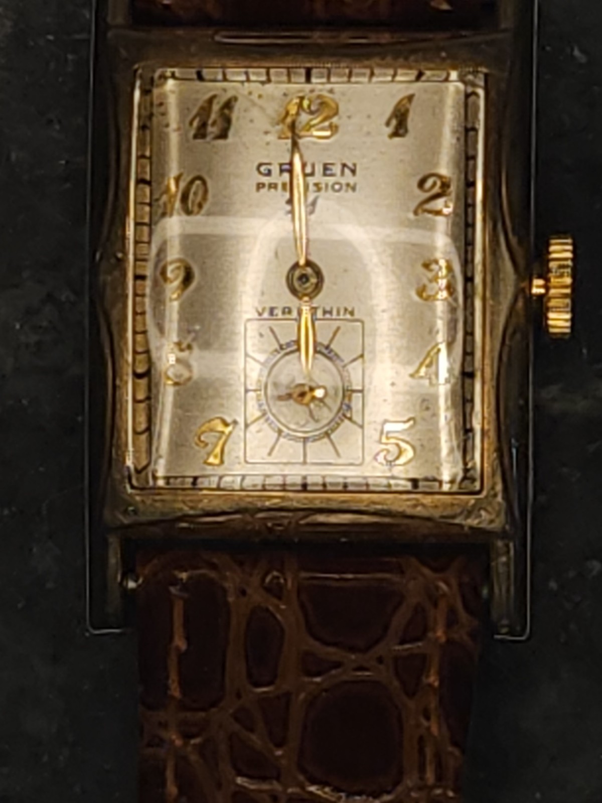 Vintage 1940s Mens Gruen 21 jewel Swiss Watch Veri-thin Precision Runs great!