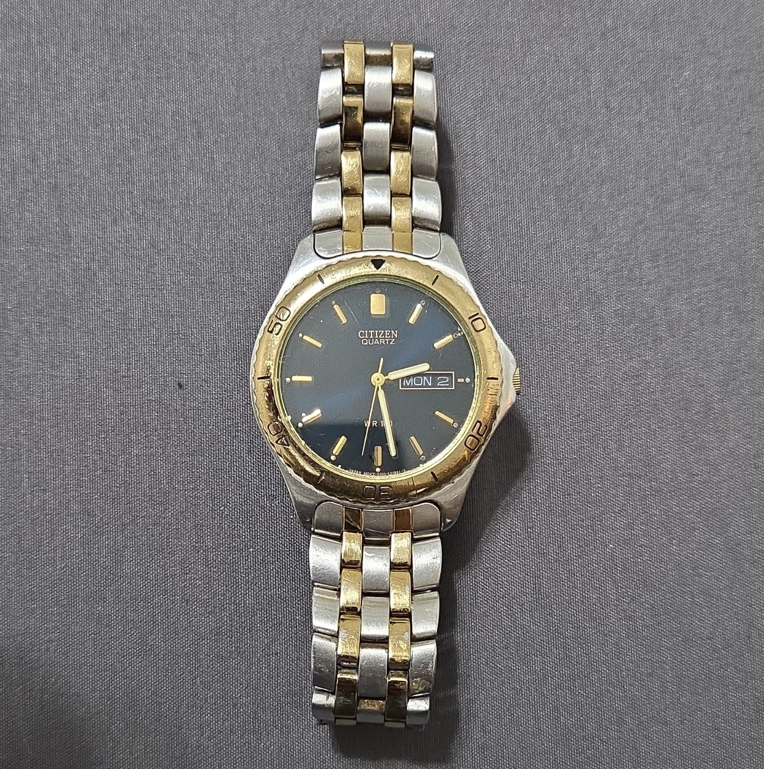 Citizen Vintage Quartz Men’s Two-Tone SS Bracelet Blue Sunburst- For Parts
