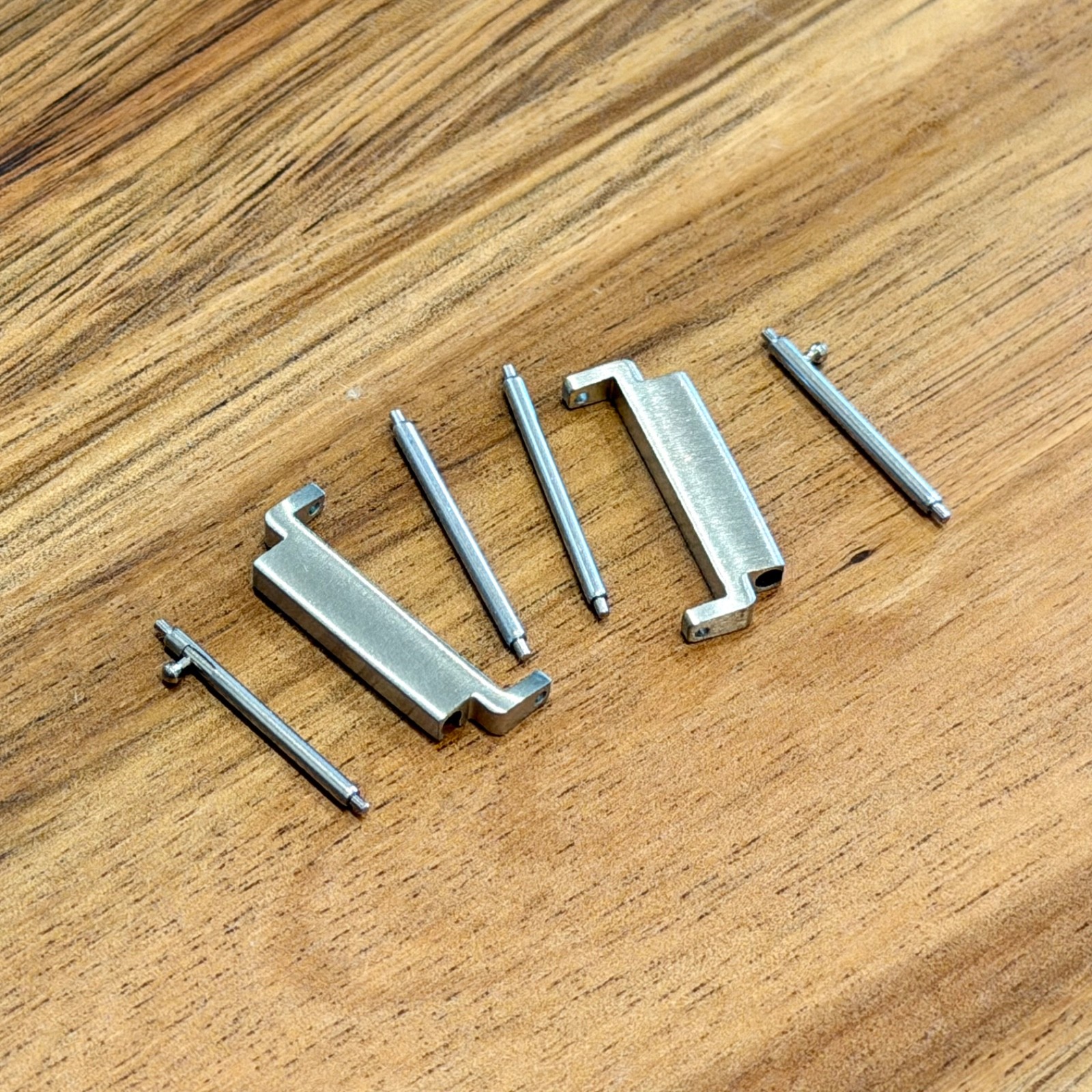 18mm to 20mm Watch Strap Adapter – Silver Lug Converters for Casio AE-1200WH