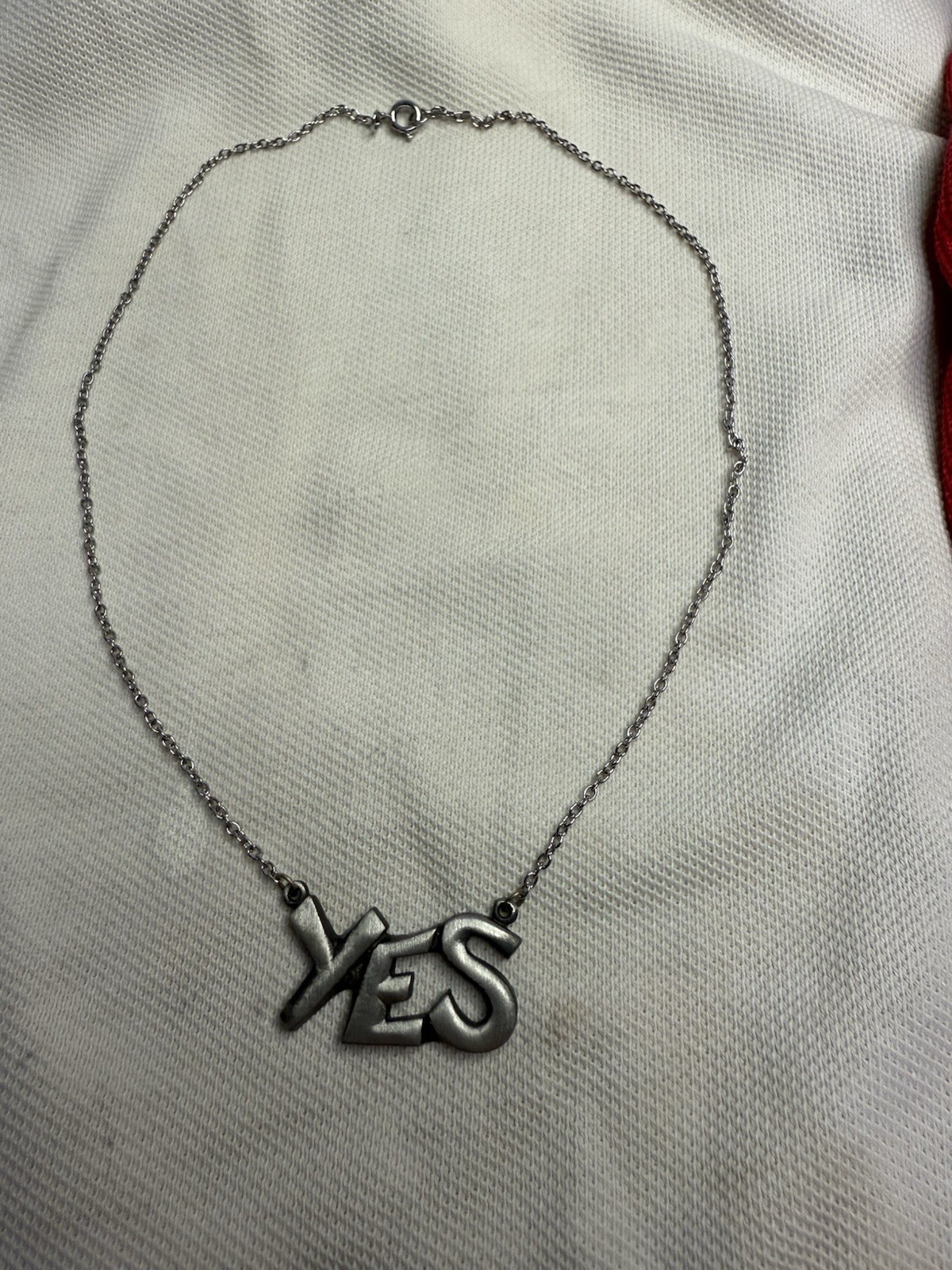 silver necklace women vintage ‘Yes’