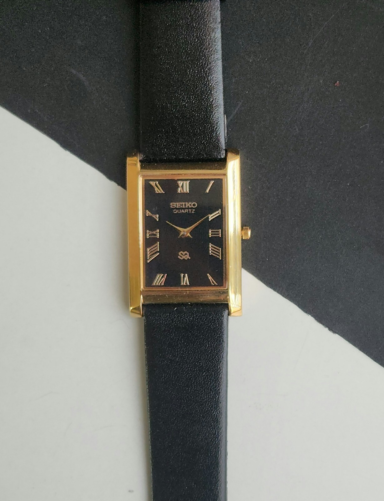 Vintage Seiko Slim Tank Quartz Men Black Dial Dress Watch-Free Shipping