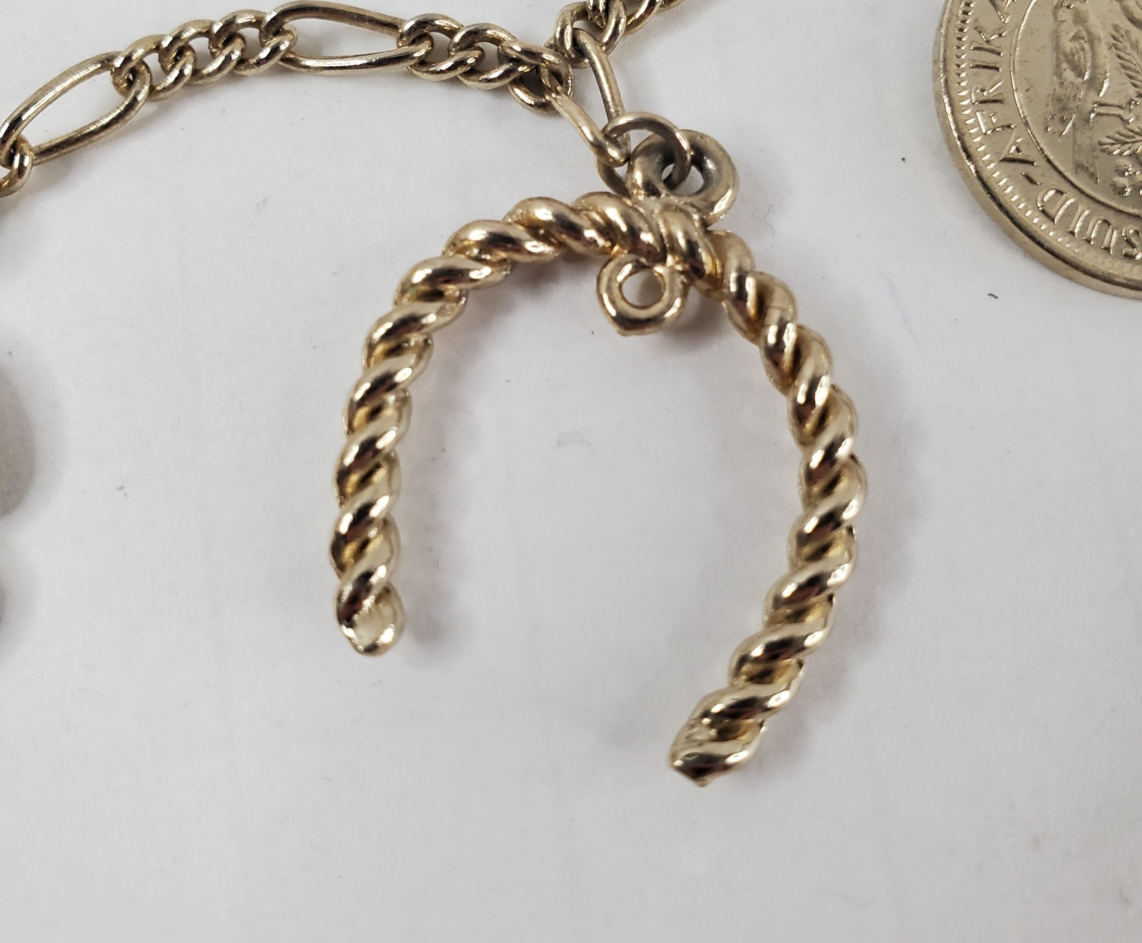 Vintage South Africa Coin Charm Bracelet Elizabeth II Regina Faux Pearls 6.75″
