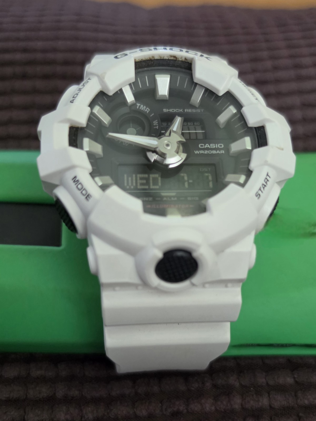 Casio G-SHOCK GA-700 Analog-Digital Shock-Resistant 200m White Resin. No Box