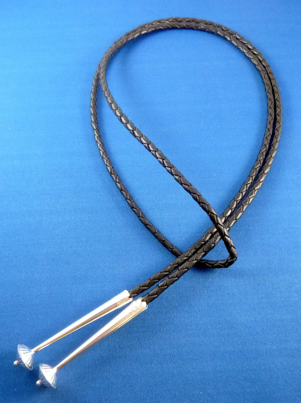 NEW Real leather black 4mm 44″ BOLO tie cord, Sterling corrugated hogan TIPS