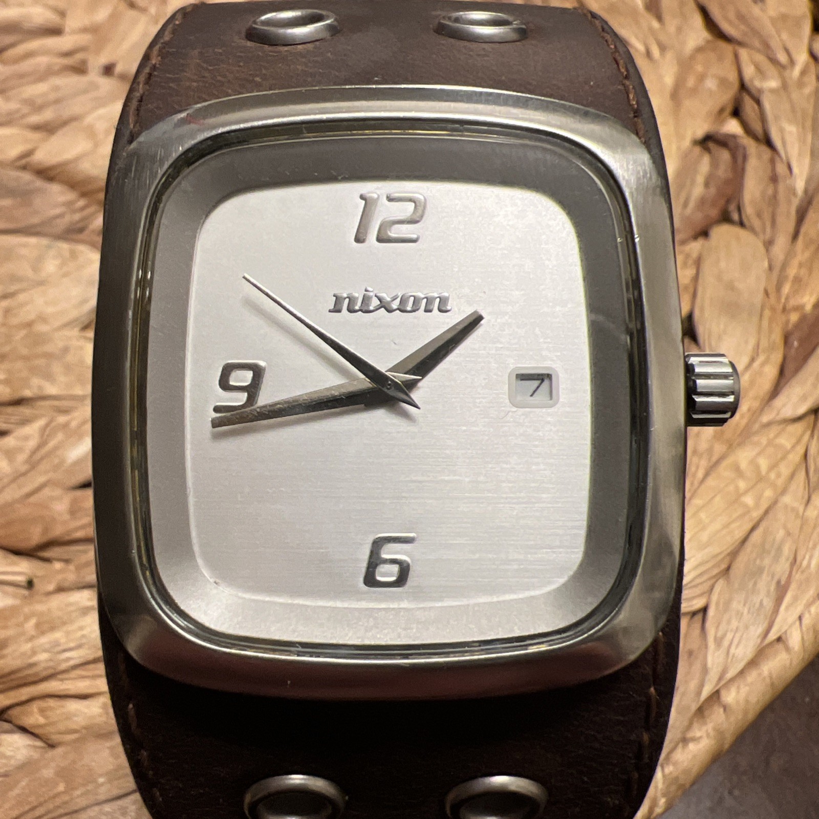 Nixon The GTO “MUSCLE” Brown Leather Cuff Band Men’s Analog Surf Watch Great