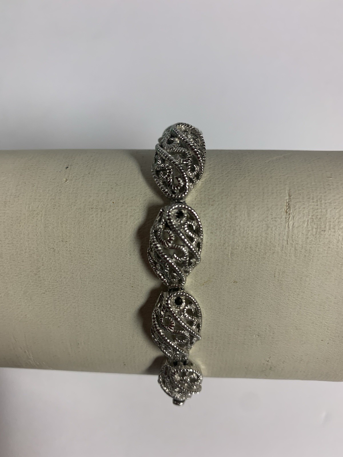 Vintage Crown Trifari Bracelet Silver tone Oval Filigree Links 7.5”x..5”