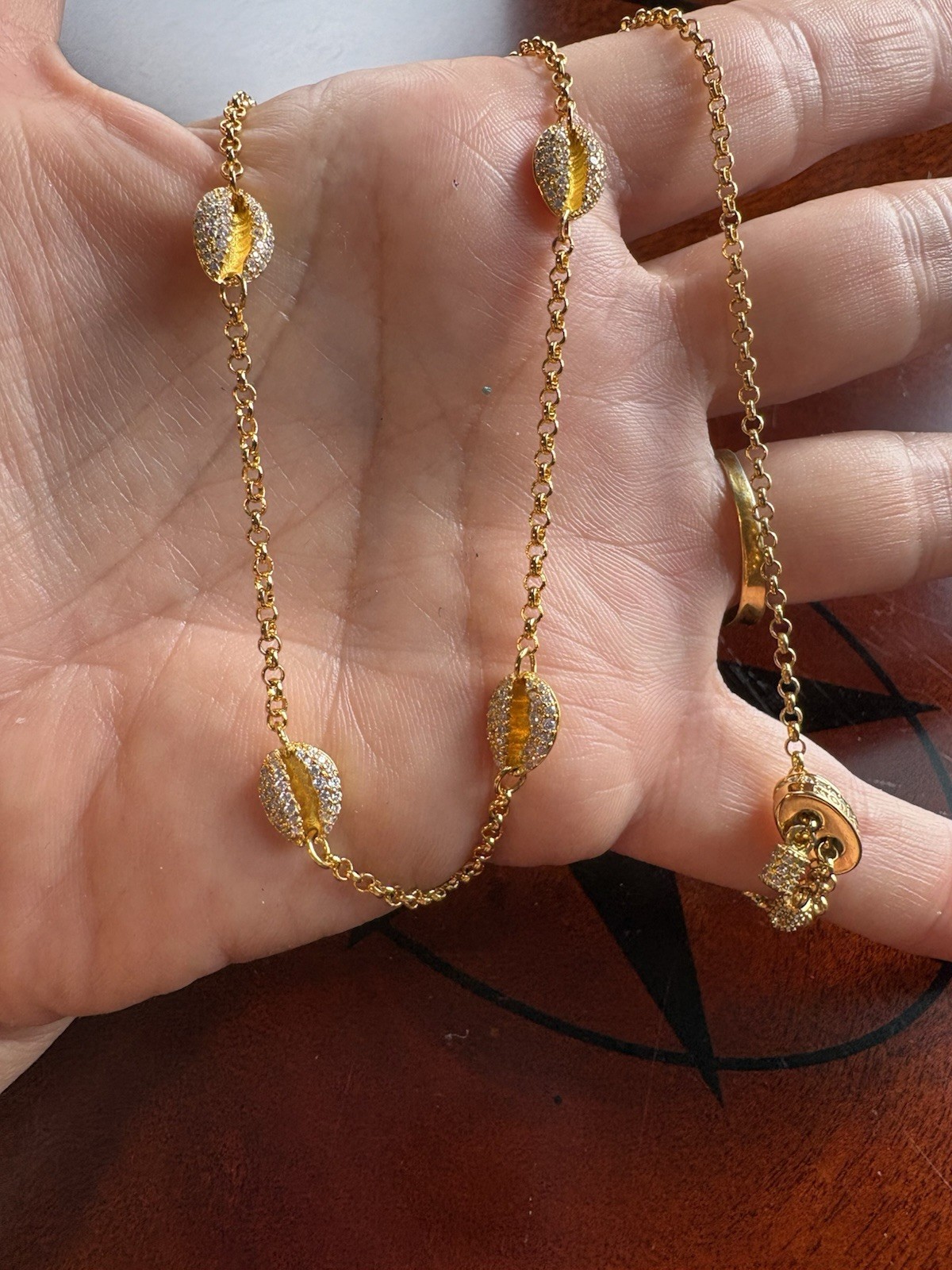 APM MONACO ADJUSTABLE 925 GOLD PLATED CZ SHELL ADJUSTABLE NECKLACE
