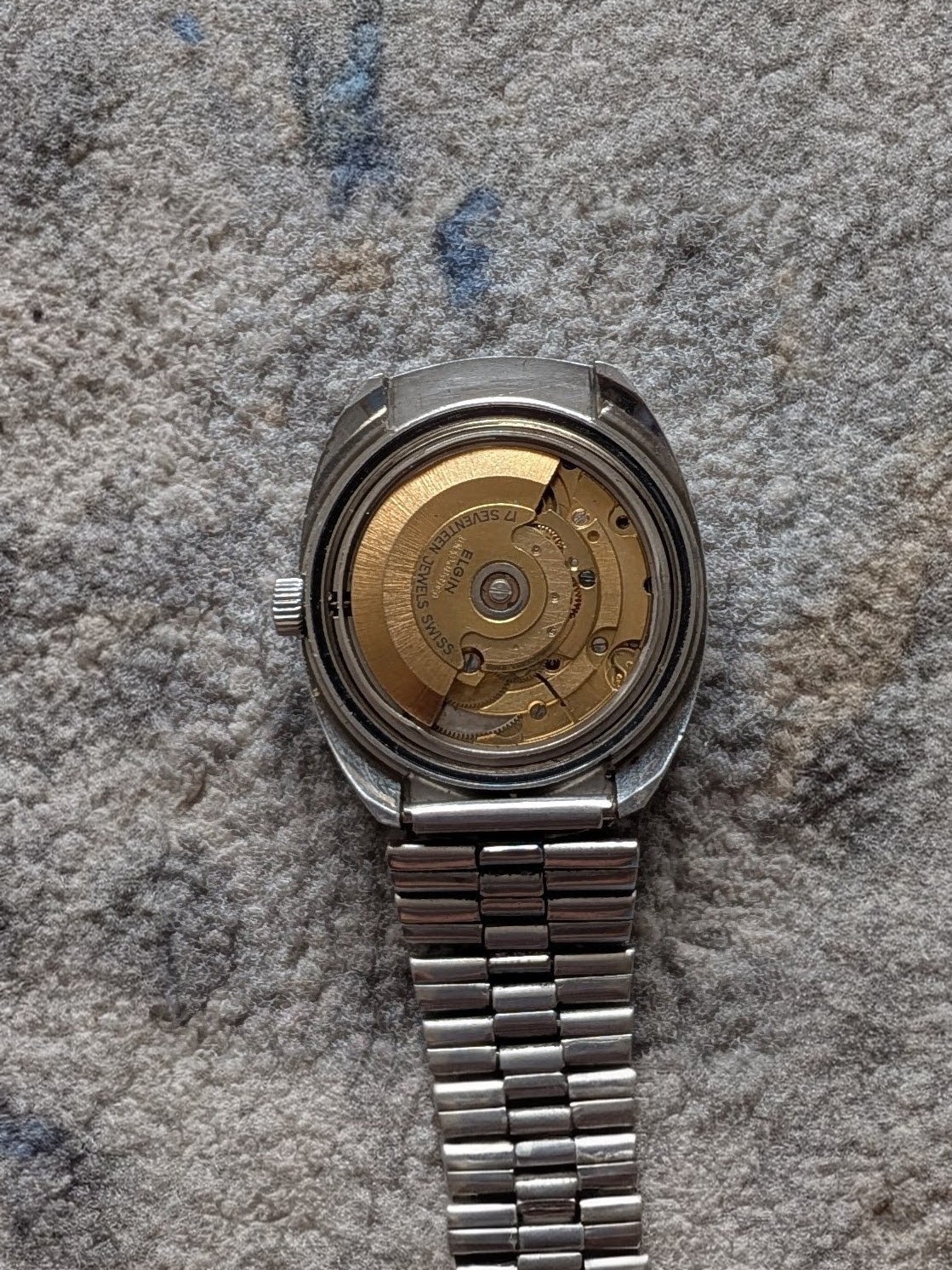 Vintage Swiss ELGIN men’s automatic watch day/date 1970s snow flakes texture