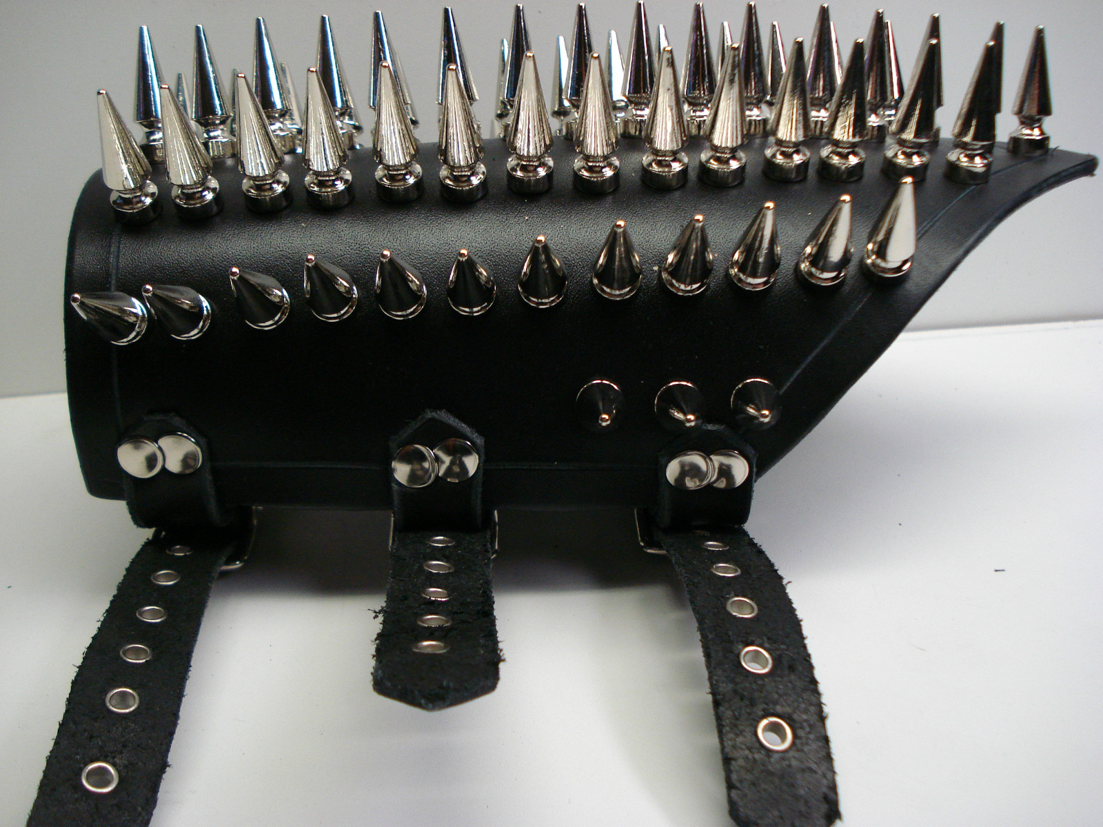LEATHER SPIKED ARMBAND.BLACK METAL…(MDLA0070)…..URGEHAL