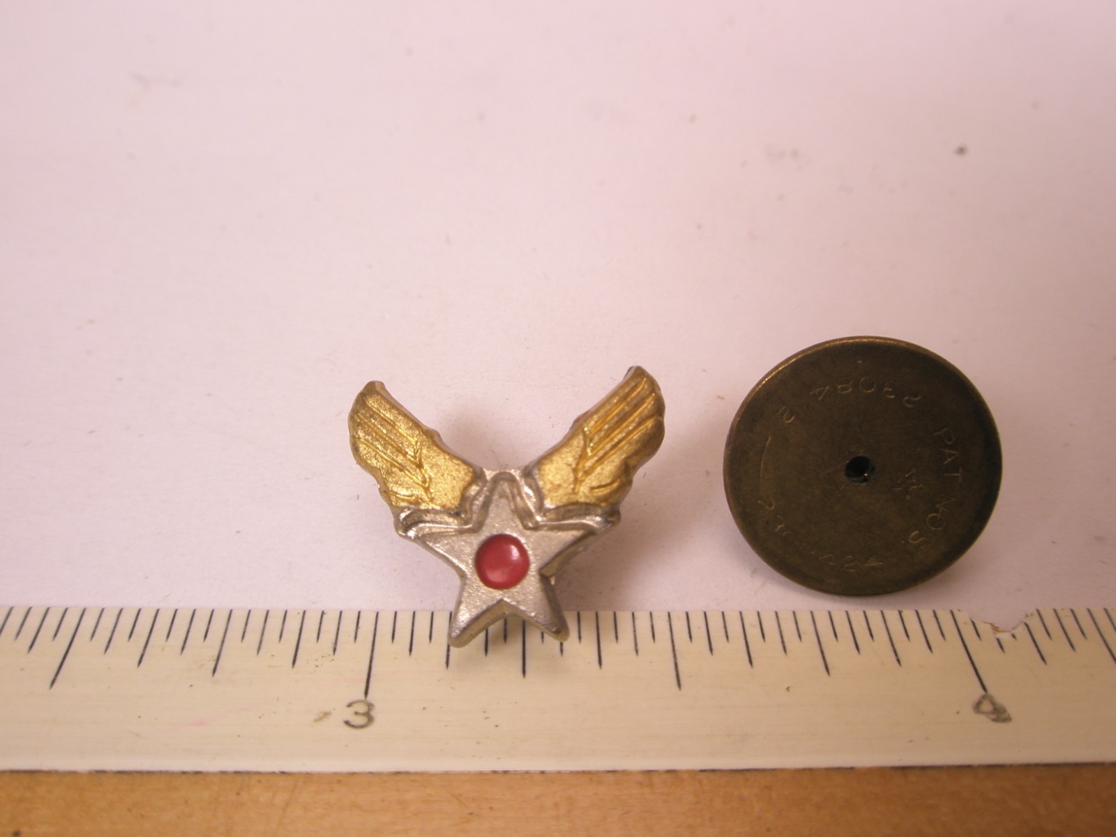 United States WWII Army Air Forces USAAF Wings Vintage Tie Tack Lapel Pin g87