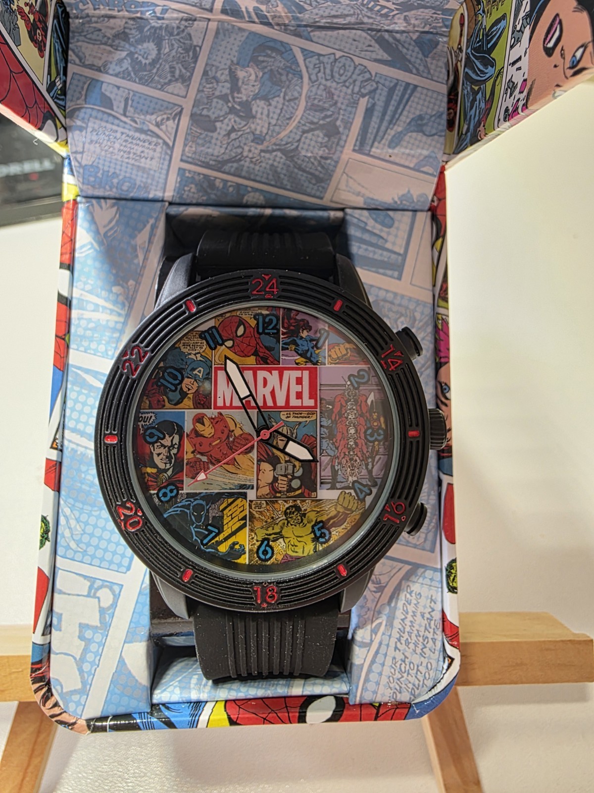 Marvel Comic Dial Quartz Wristwatch Black Silicone Strap Unisex w/Box