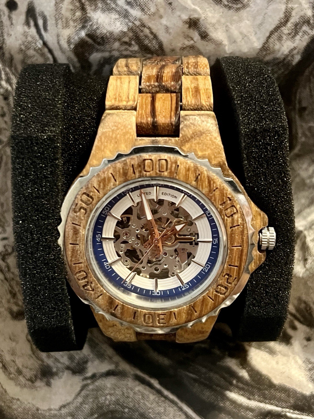 Men’s Automatic Mechanical Skeleton Dial Wood Bracelet Exhibition Caseback
