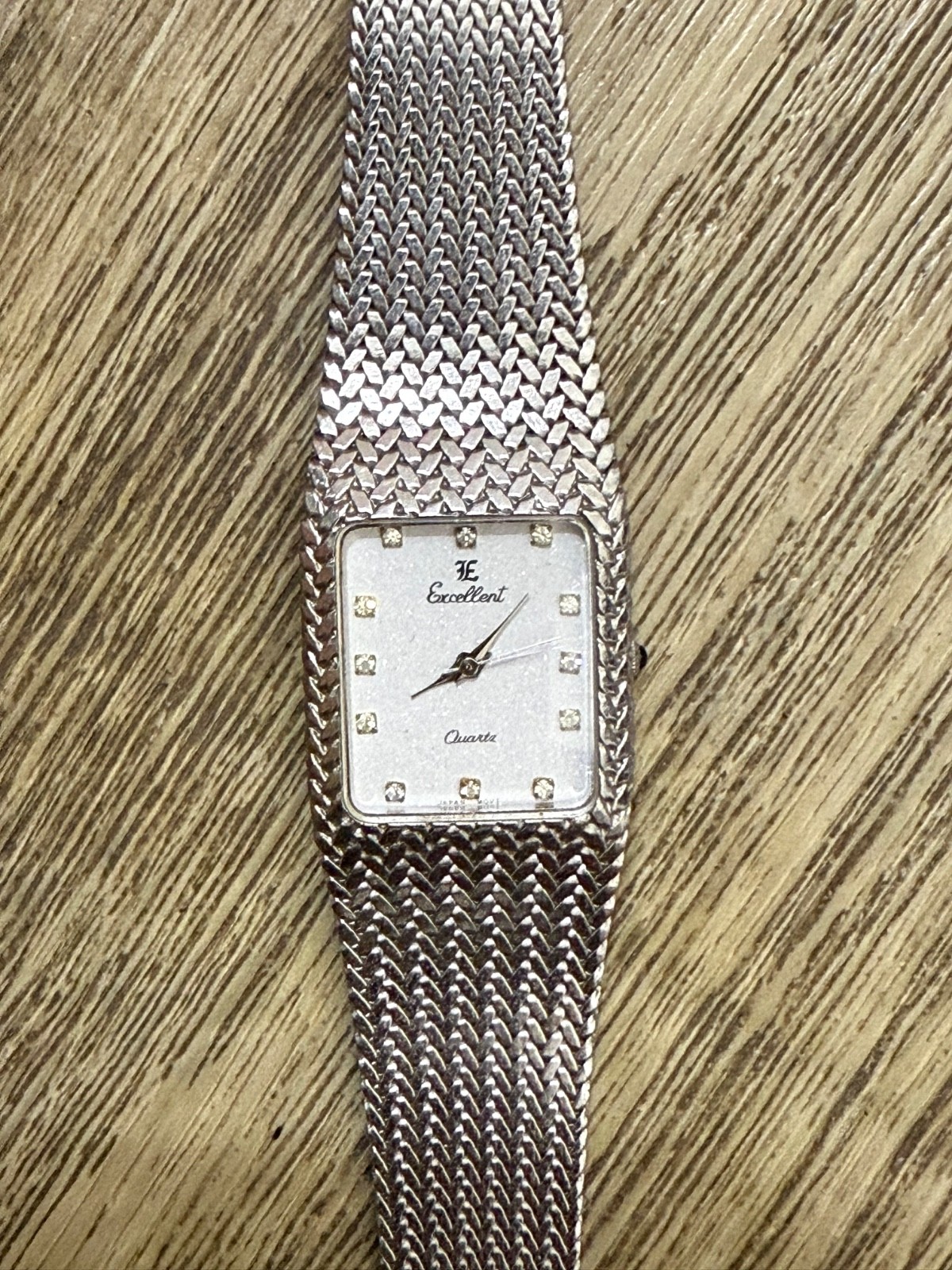 Vintage Excellent Quartz Square Watch Silver Mesh Bracelet Japan 25x28mm Unisex