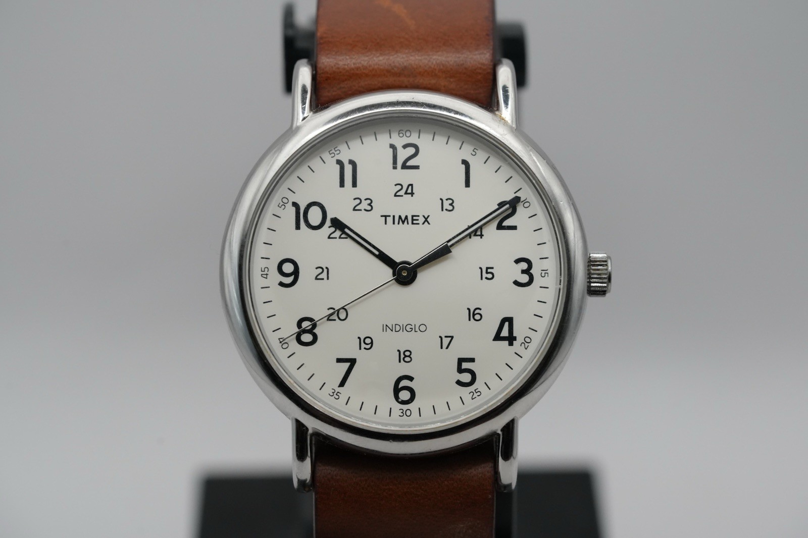 Timex Weekender Watch Cream Dial Brown Leather Band Indiglo
