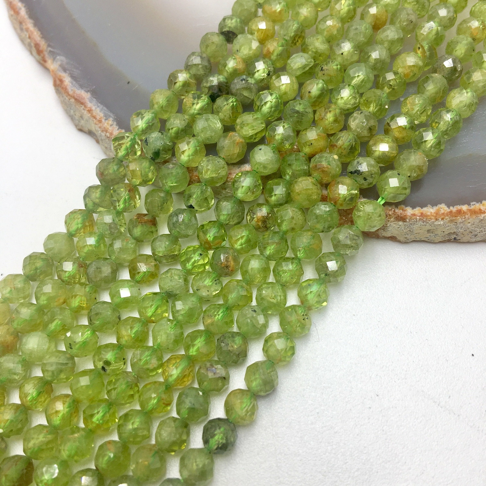 Natural Peridot Faceted Round Beads 2mm 2.5mm 3mm 3.5mm 4mm 5mm 15.5″ Strand
