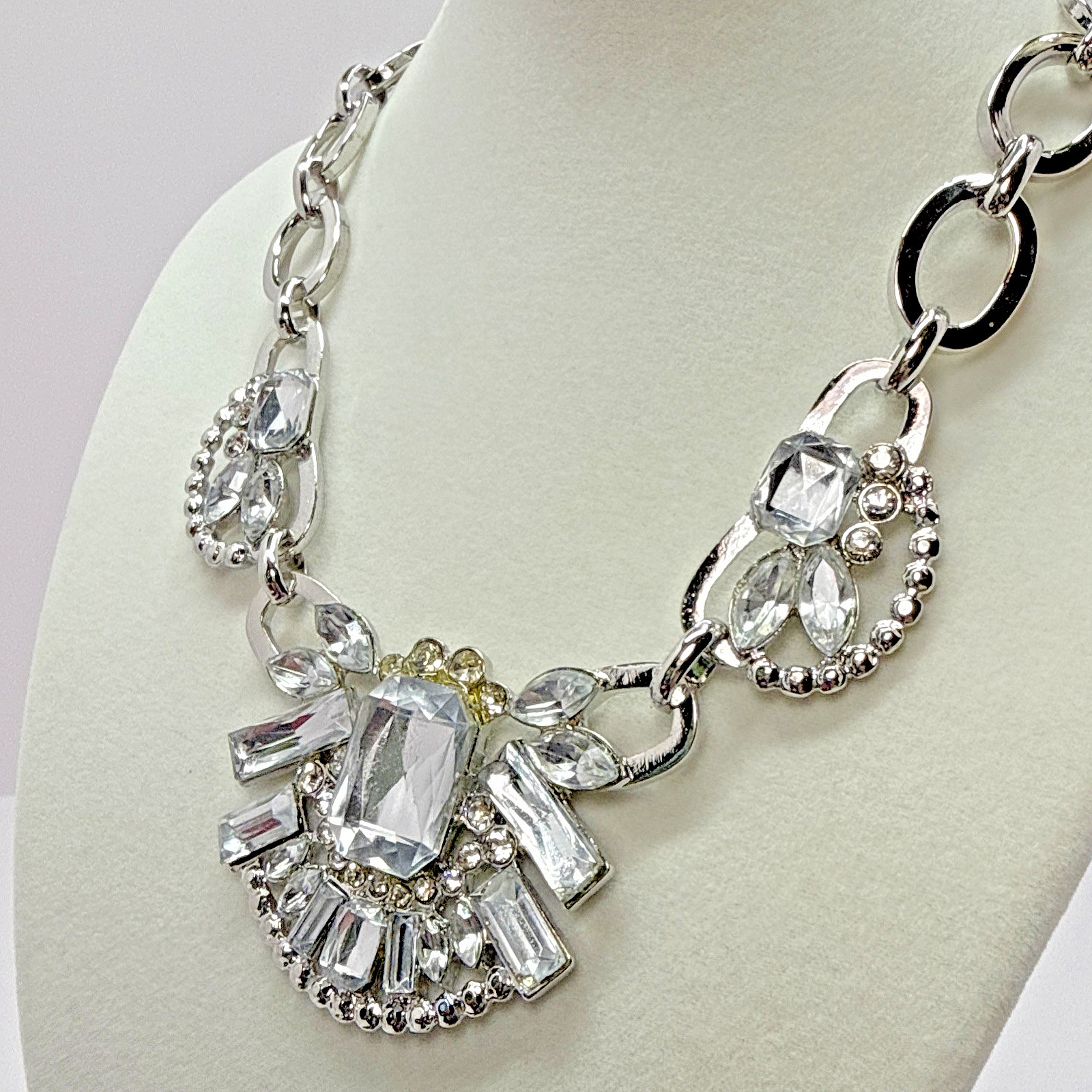 Vintage Statement Clear Rhinestone Silver Tone Collar Cluster Bib Necklace