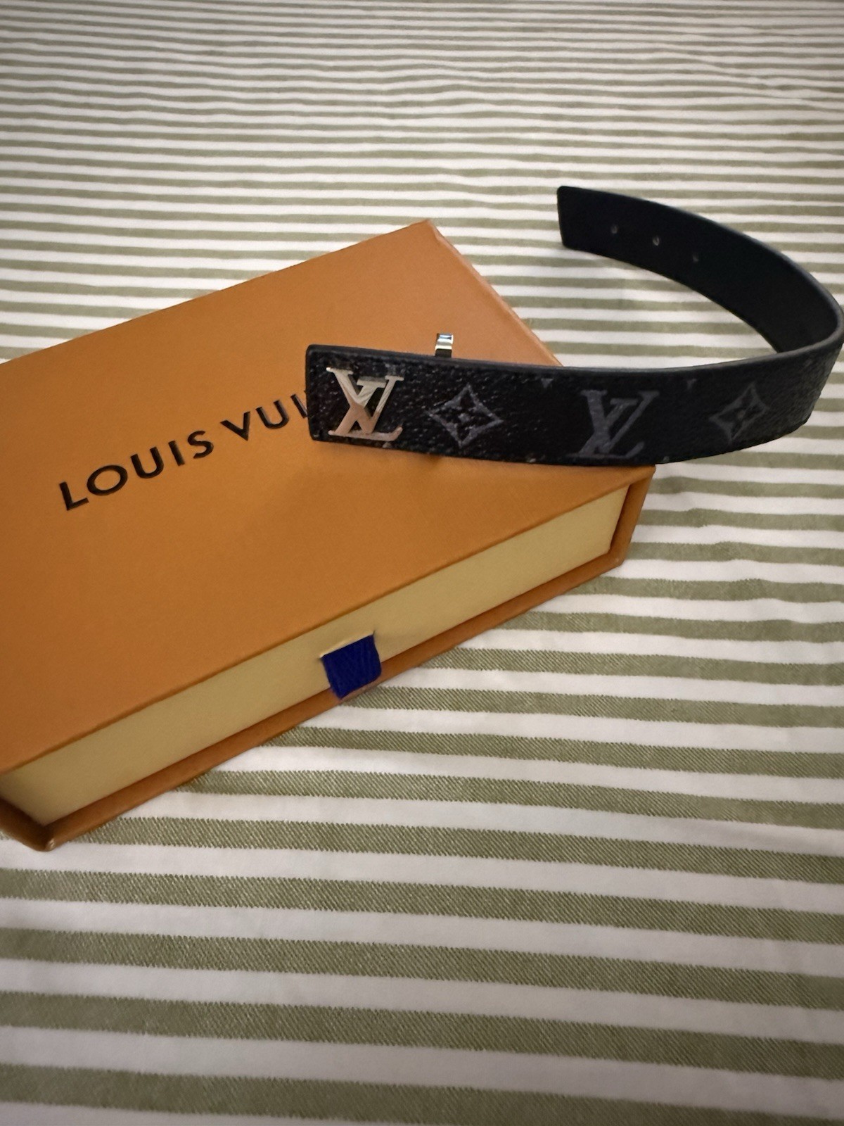 Louis Vuitton LV Slim Bracelet Monogram Eclipse Silver LV Size 21