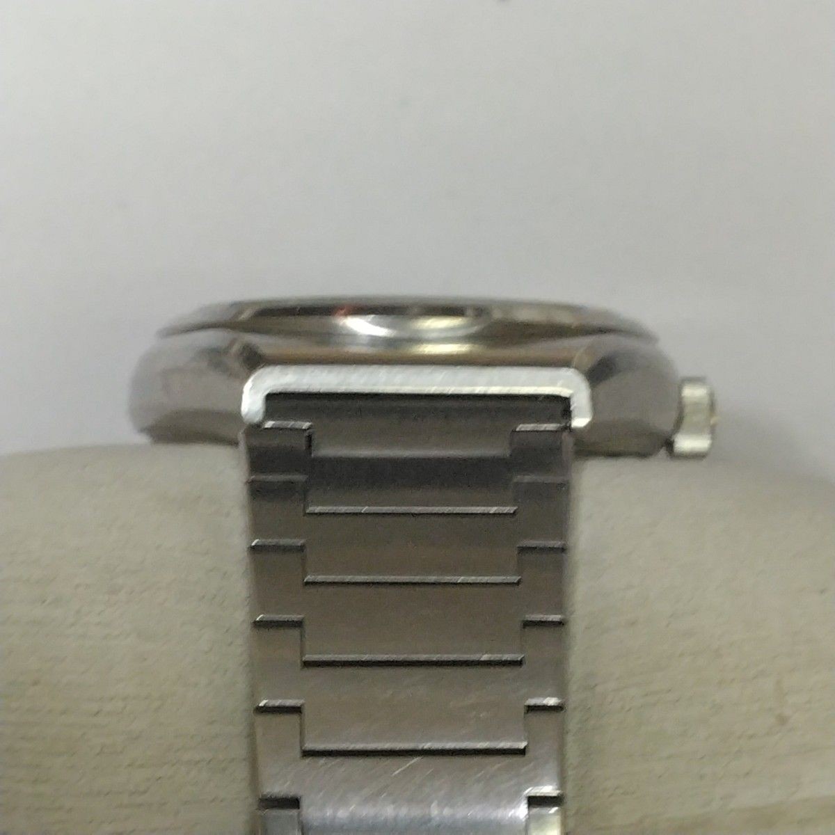 Citizen SR41W Quartz (Battery) Stainless Steel White