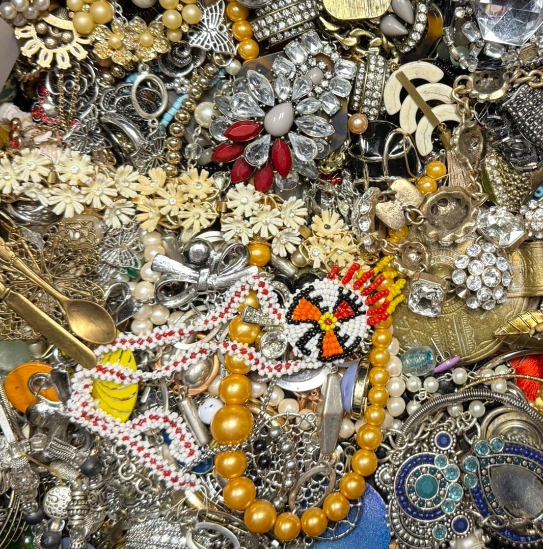 3 Pounds Untested Unsorted Lot Jewelry Old Vintage & Modern Wear & Junk Mixed In