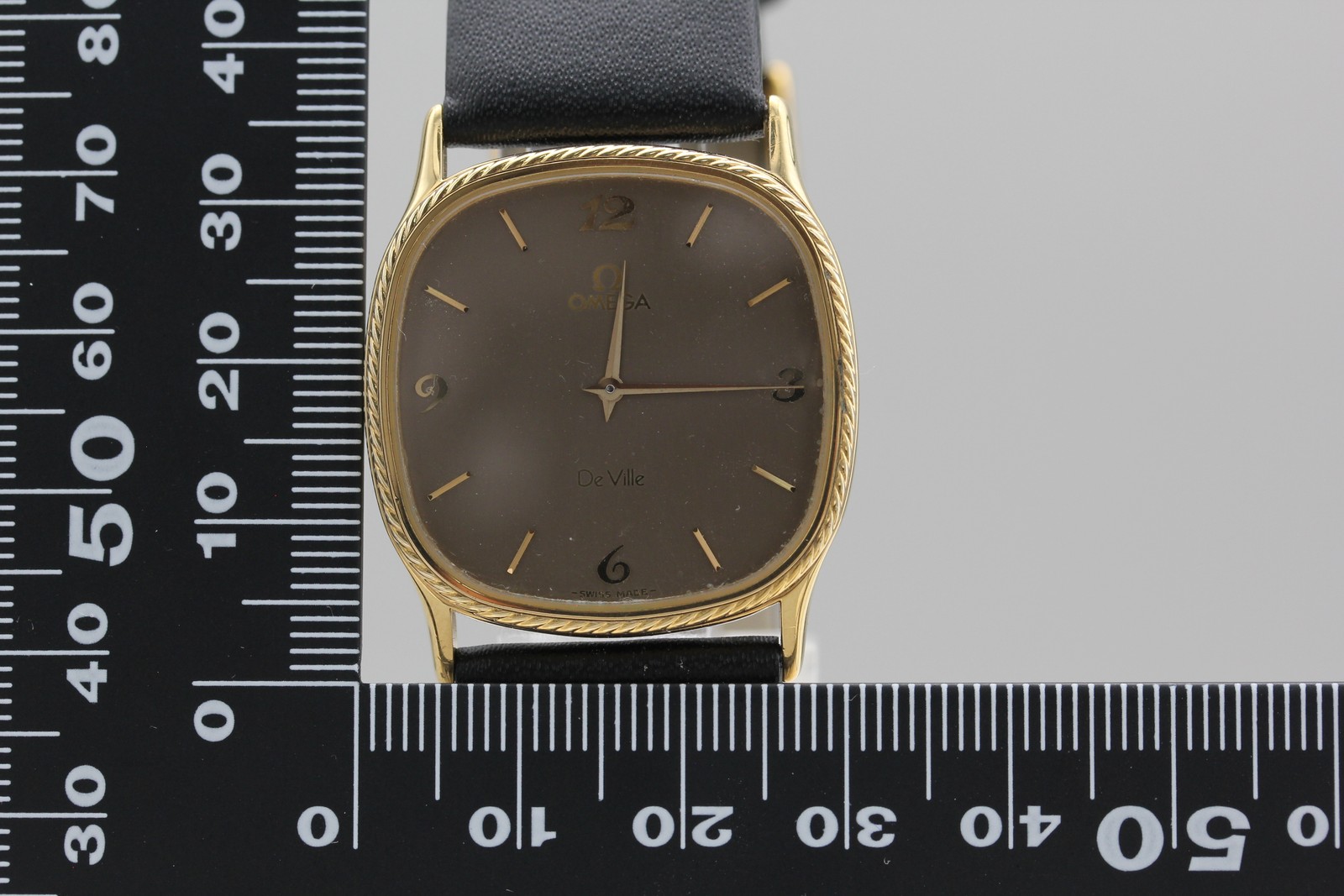 1980s【Near MINT / Box】OMEGA De Ville Cal.1365 Push Crown Brown Quartz 31mm Men’s