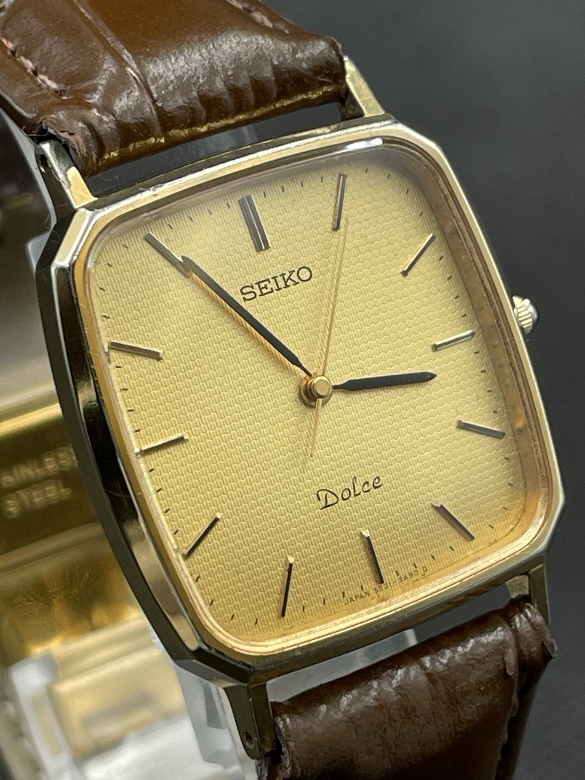 [Very good] Vintage SEIKO Dolce 5E31-5A80 Quartz Gold Men’s Watch From JAPAN