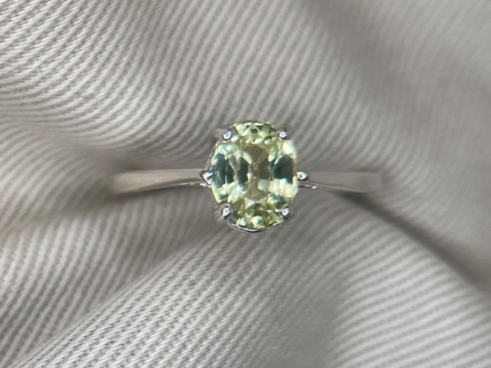Unheated GIA Certified Yellow Sapphire 1.35 Carat Soiltaire Ring U147