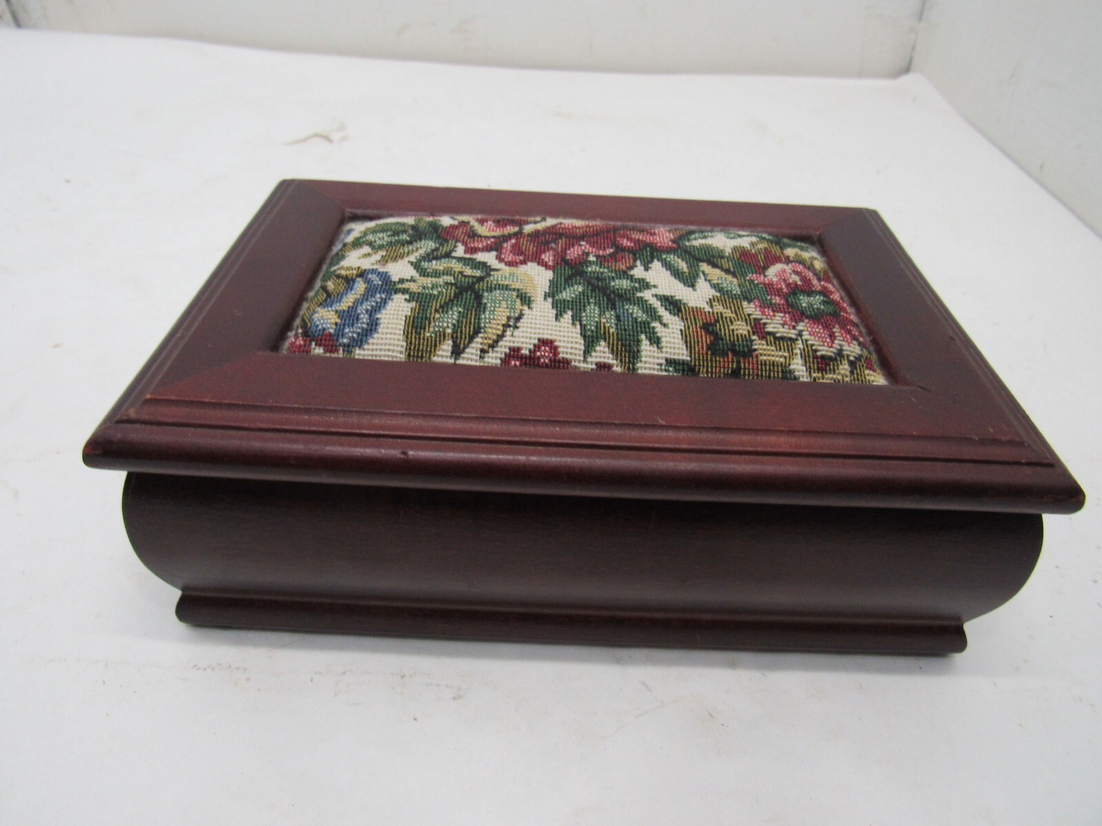 Dark Cherry Colored Vintage Jewelry 7.5″ x 5″ x 2.5″ Tapestry Top