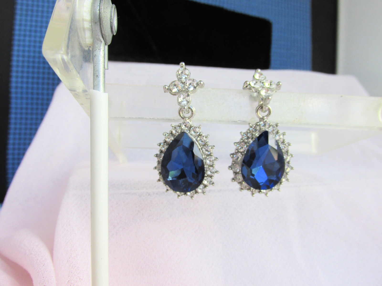 Stunning Sapphire Blue & Clear Rhinestones Pendant Necklace Earring Set