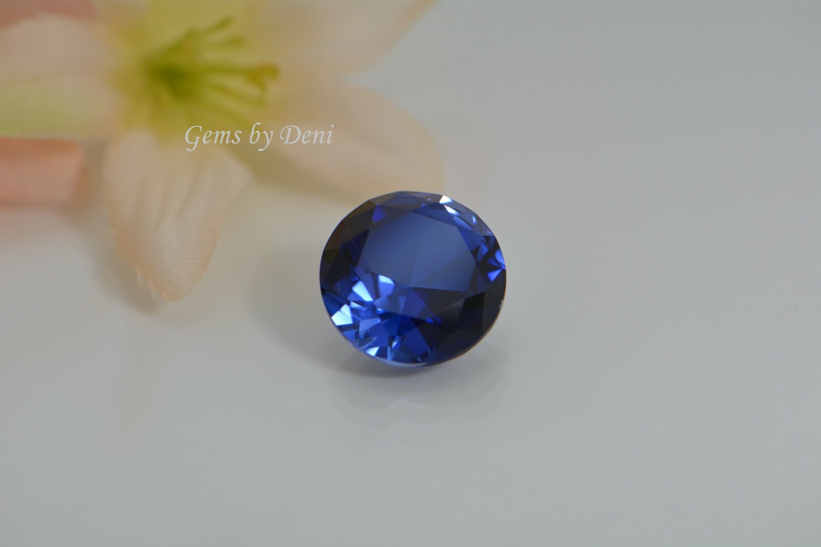 Lab-Created Blue Sapphire Round Faceted (1mm to 15mm)
