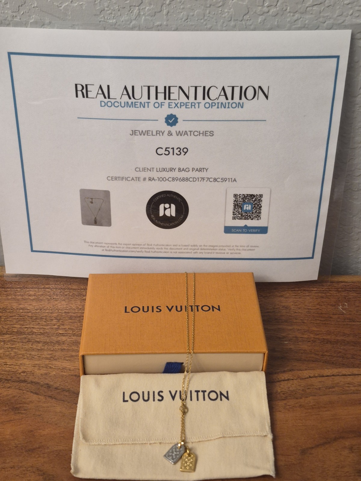 LOUIS VUITTON Necklace Lady LV GP Double Chain COA INCLUDED Box/Dustbag INCLUDED