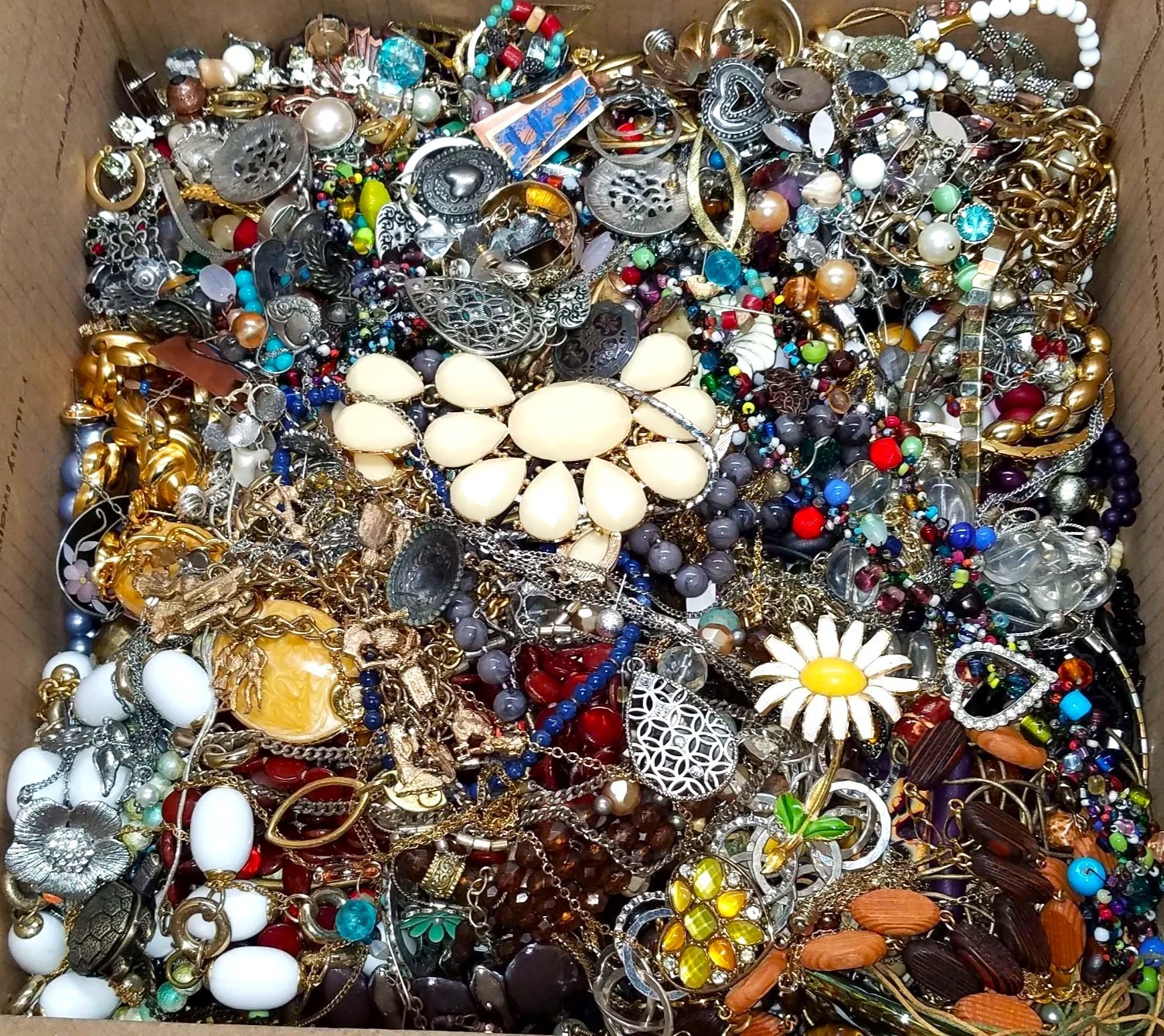 FREE SHIP! 5 Pound Lb Unsorted Huge Lot Vintage Jewelry Junk & Good Treasure