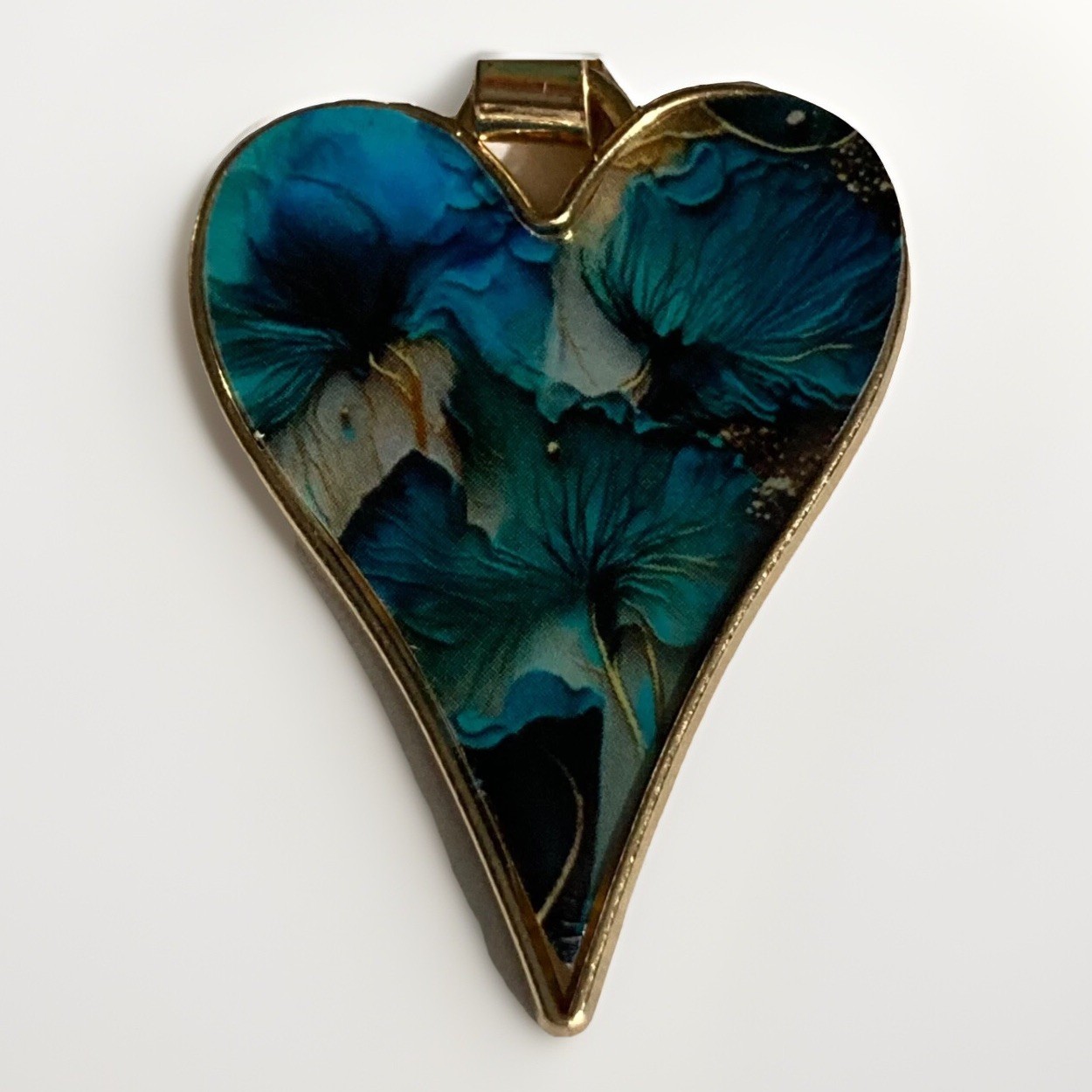 Elongated Heart Shaped Pendant Blue Iris Resin Inlay Golden Alloy 17″ Rope Chain