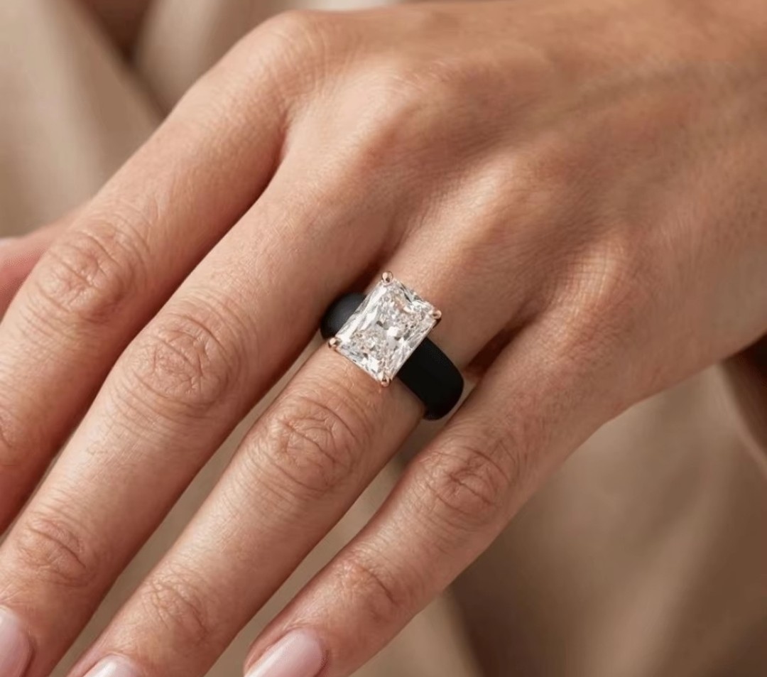 Silicone Ring Size 8 Square Princess Cut Simulated Diamond, Bangel black