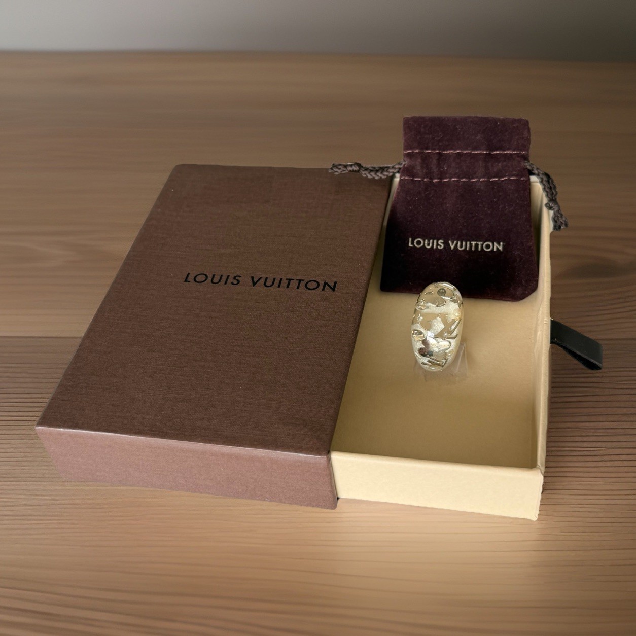 Louis Vuitton Cream Inclusion Ring Floating Monogram Flower Pearl Size M/6.5-Box