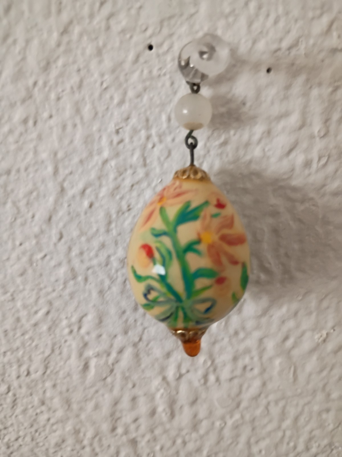 Vintage 1975 Real Egg Shell Necklace Pendant Hand Painted Floral Signed Marilyn