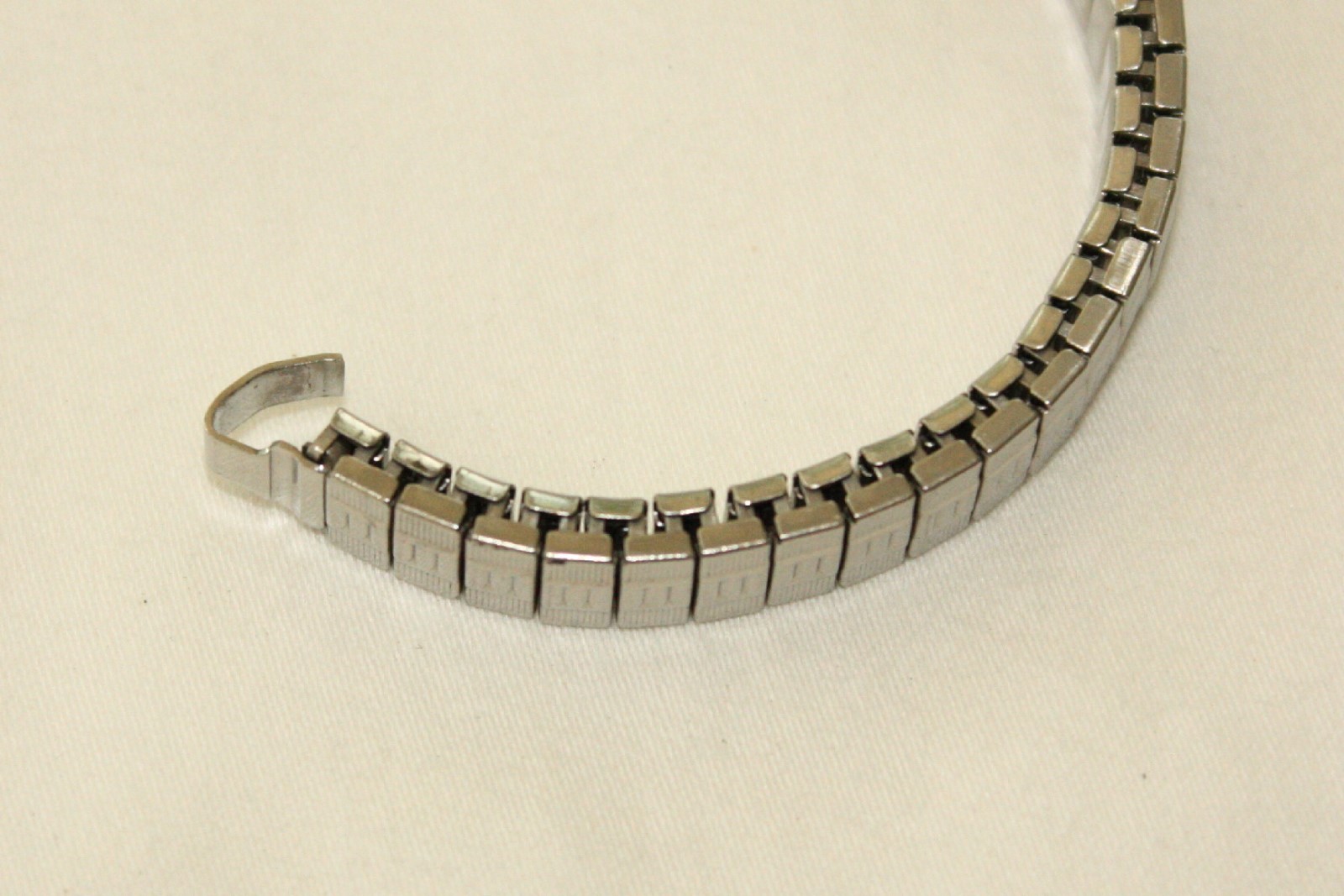 Ladies Replacement Stretch Expansion Watchband for Native American Watch Tips