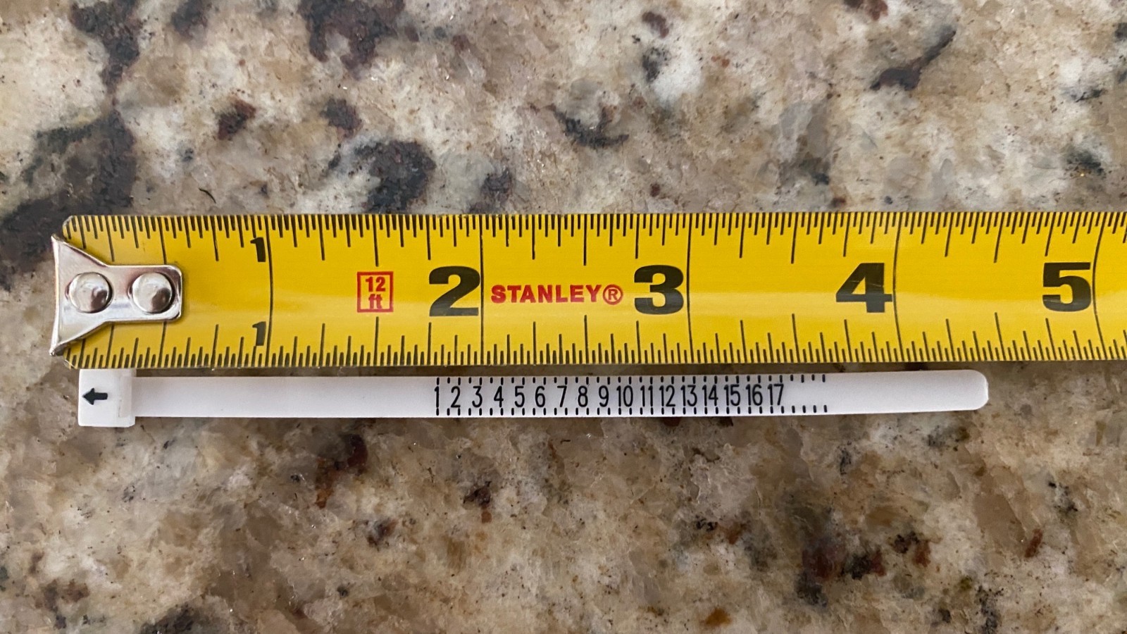2PCS Ring Sizer Measure Tool Gauge Plastic Finger Sizing Finder Reusable 1-17
