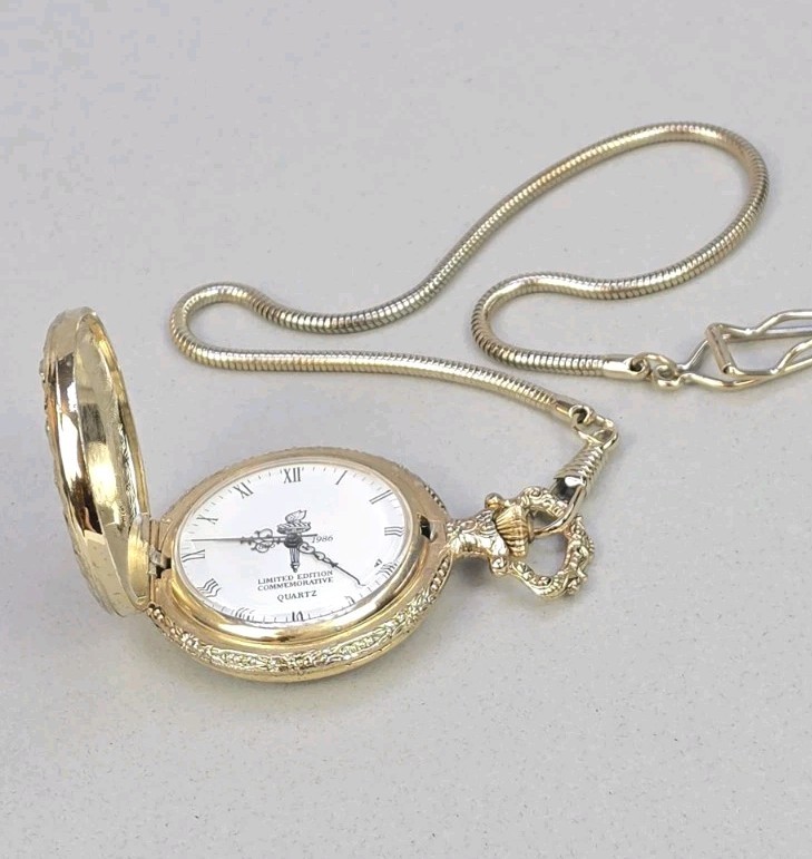 Vtg 1986 Statue of Liberty Commemorative Pocket Watch Boxed – New Battery Runs!
