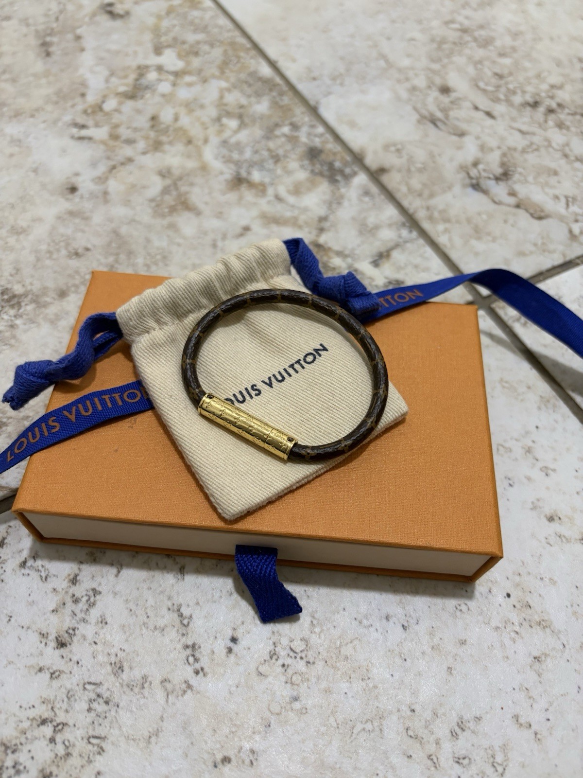 LOUIS VUITTON LV Confidential Bracelet M6334F Monogram Brown Gold Size 17 Used