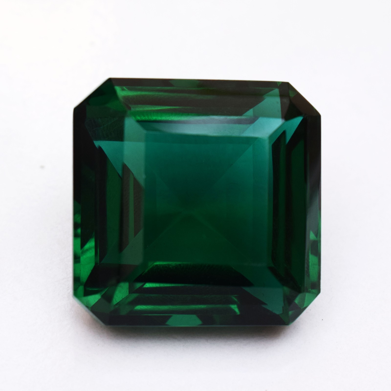 136.35 CT Muzo Green Emerald Octagon Cut Flawless Certified Loose Gemstone