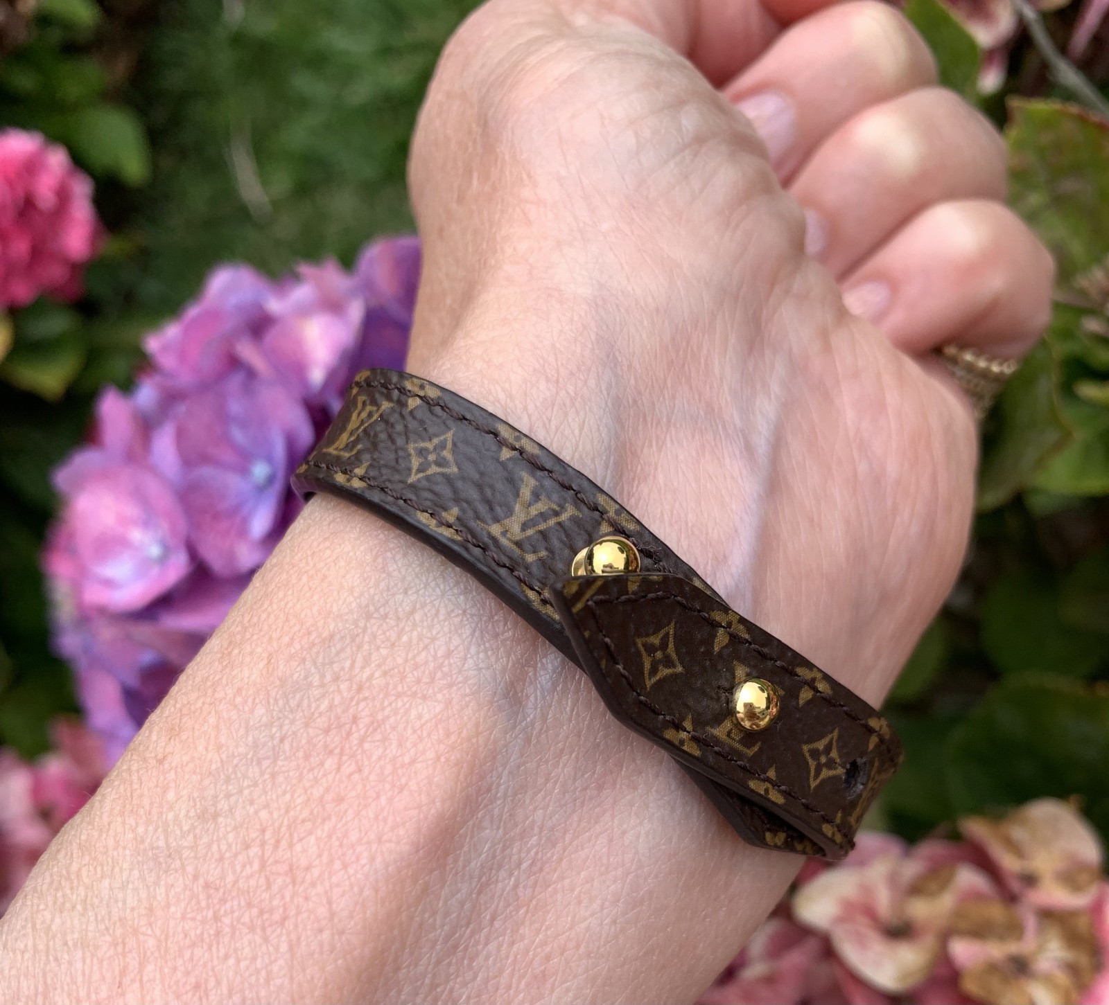Louis Vuitton Monogram Blooming Leather Bracelet Gold Flower